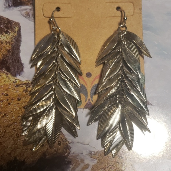 🌹Iron lily studio Leaf Earrings. - Picture 3 of 4